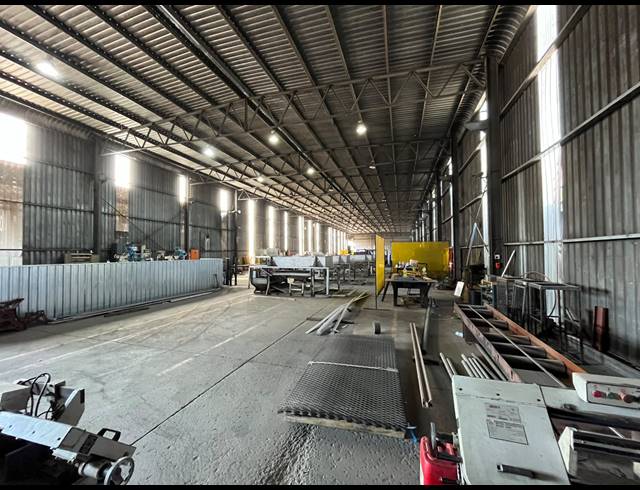 9,300M² WAREHOUSE FOR SALE IN VULCANIA